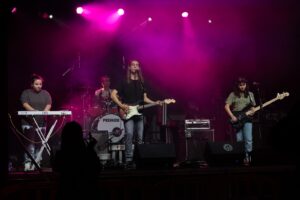 El pop-rock de Sil & The Band, a Mas Blanch i Jové en el marc del Festival BMoll